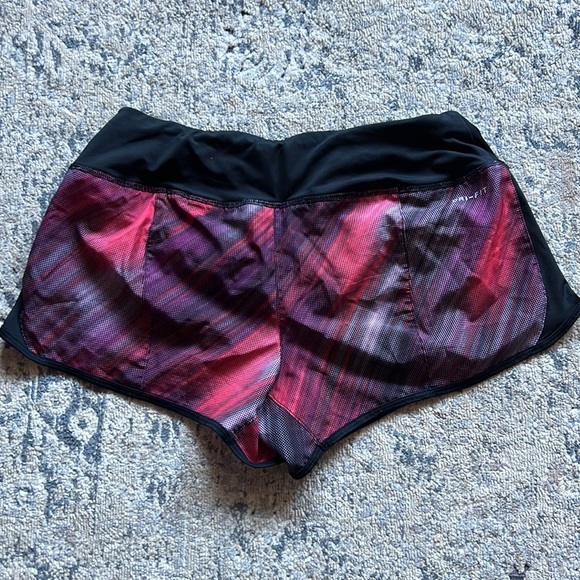 Nike dri-fit shorts - Picture 2 of 3